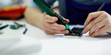 Czy warto naprawiać elektronikę? Poradnik świadomego konsumenta